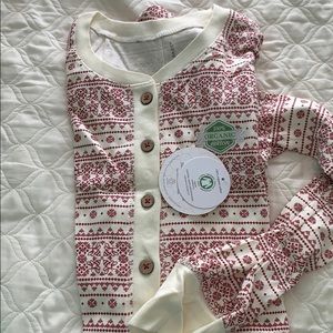 Ladies Burt’s Bees night gown.